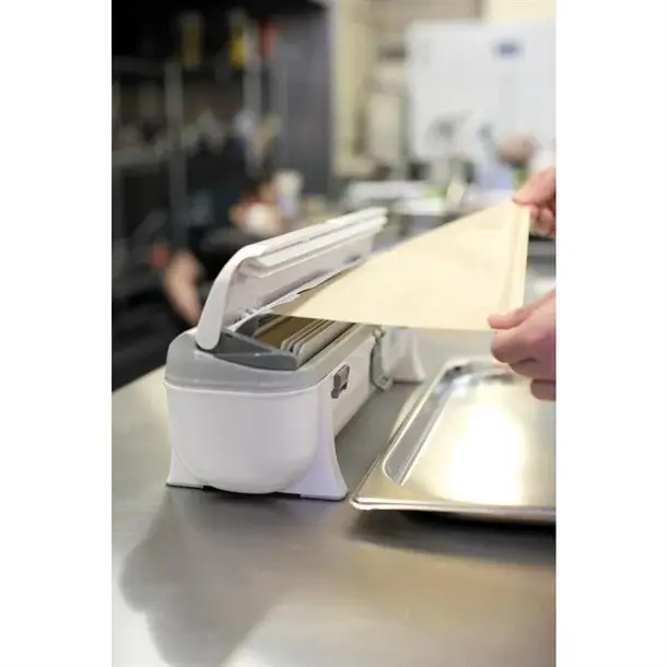 papier-sulfurise-wrapmaster-50mx450mm-inuse.webp